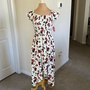 NWT Smocked Floral Maternity Spring Easter Dress size S Also can be worn after